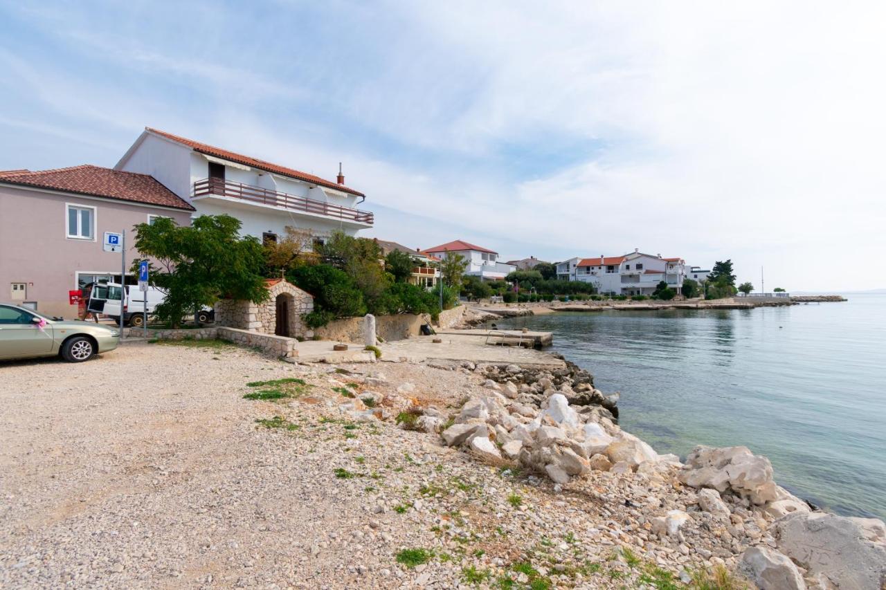 Apartments By The Sea Mandre, Pag - 4101 Kolan Exterior photo