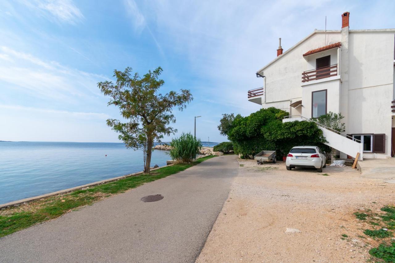 Apartments By The Sea Mandre, Pag - 4101 Kolan Exterior photo