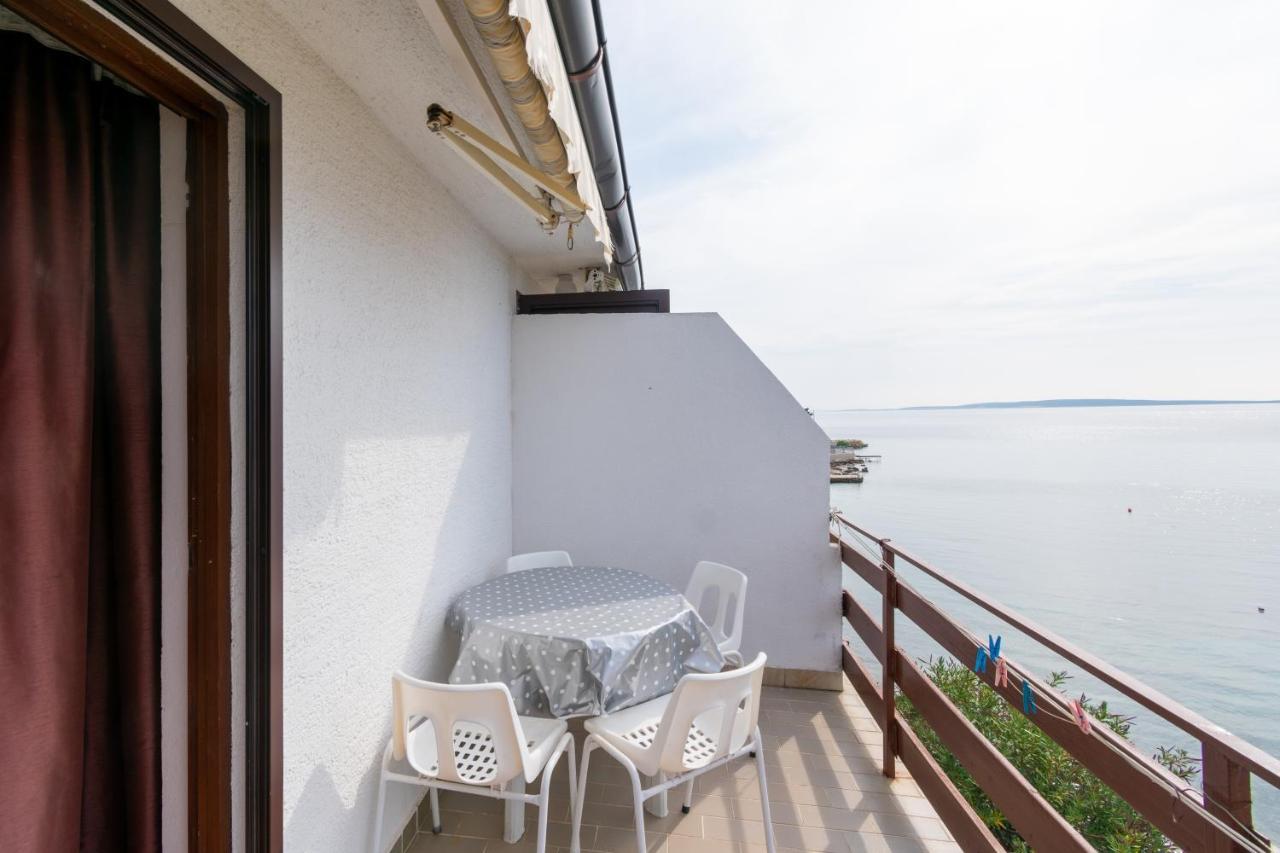 Apartments By The Sea Mandre, Pag - 4101 Kolan Exterior photo