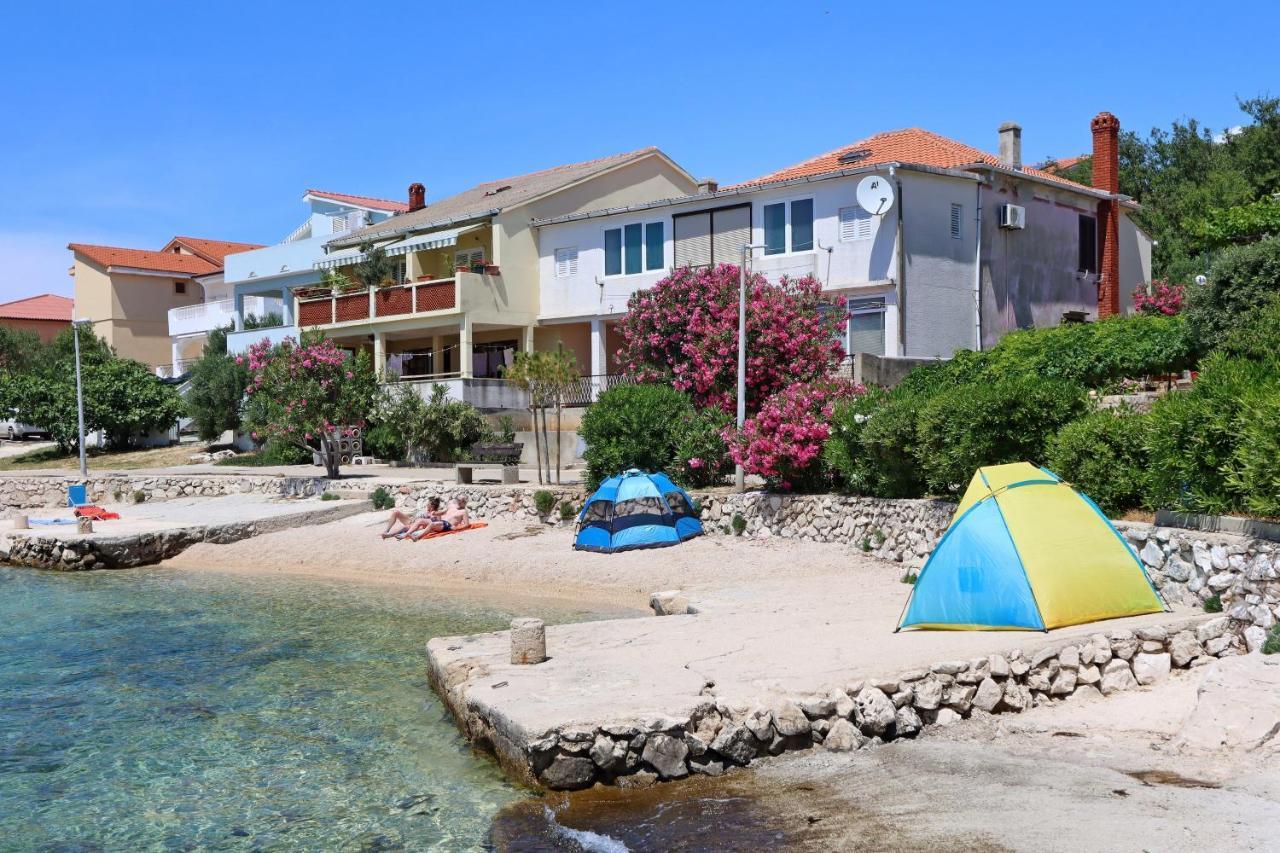 Apartments By The Sea Mandre, Pag - 4101 Kolan Exterior photo