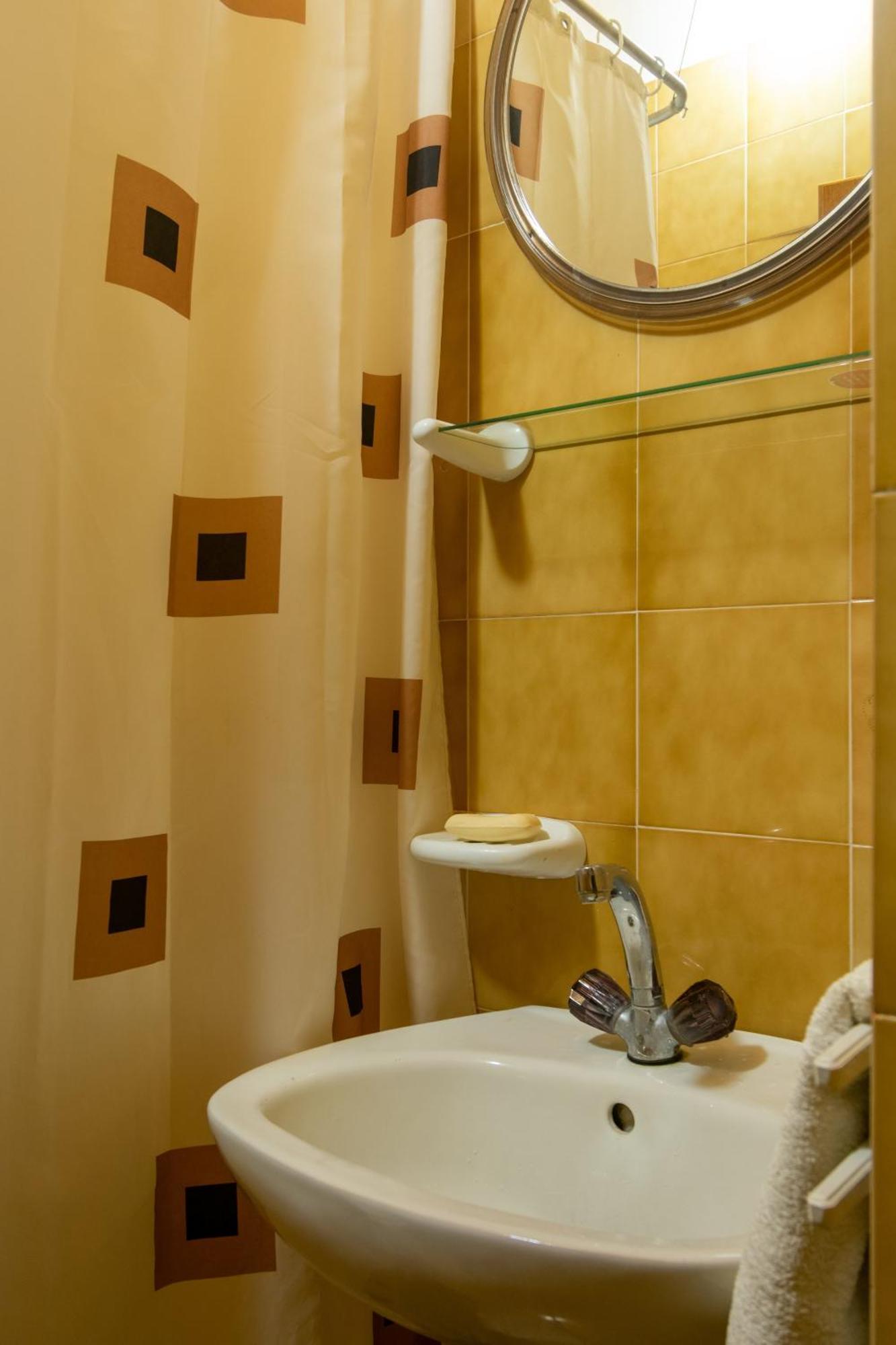 Apartments By The Sea Mandre, Pag - 4101 Kolan Room photo