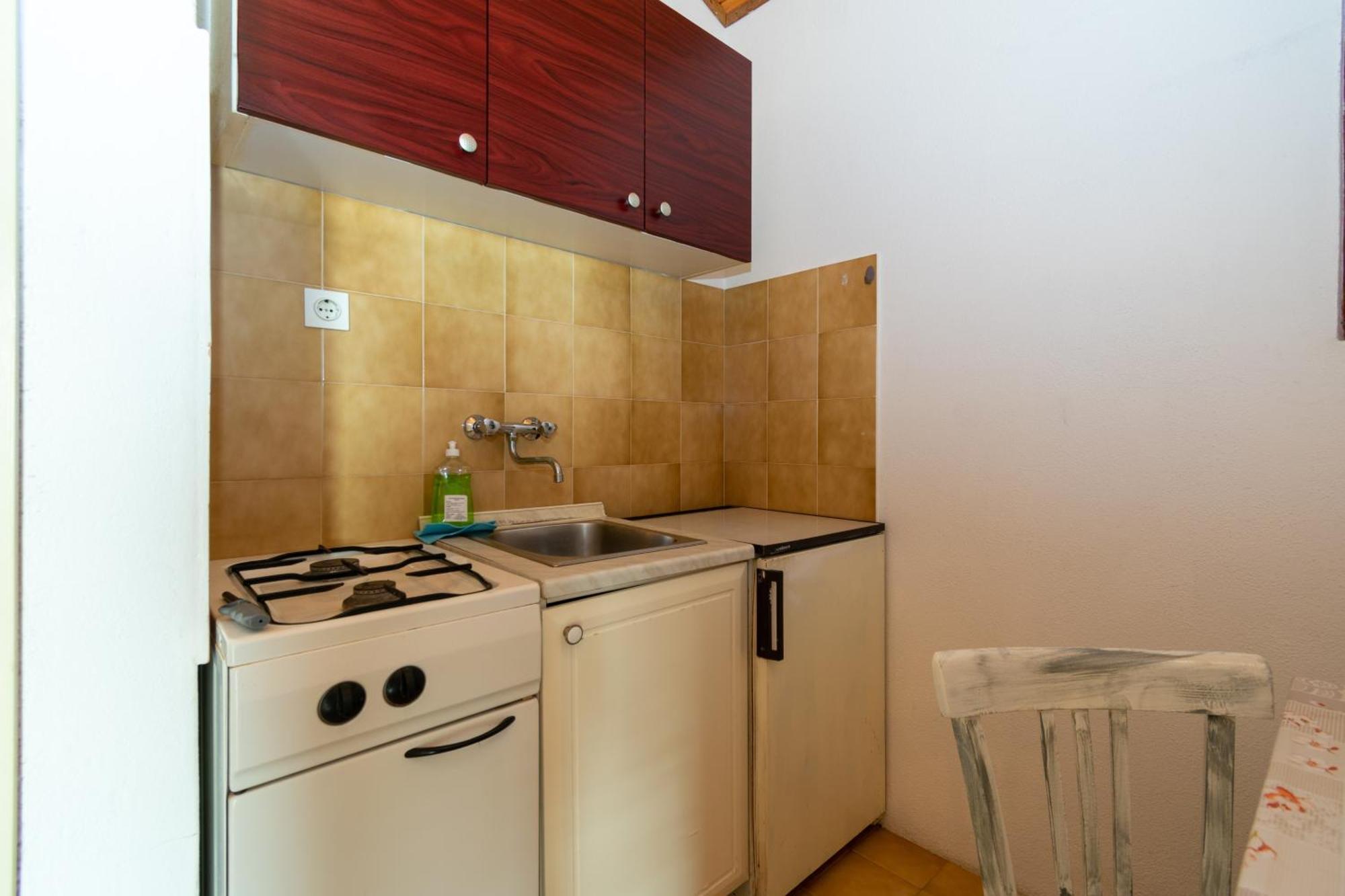 Apartments By The Sea Mandre, Pag - 4101 Kolan Room photo
